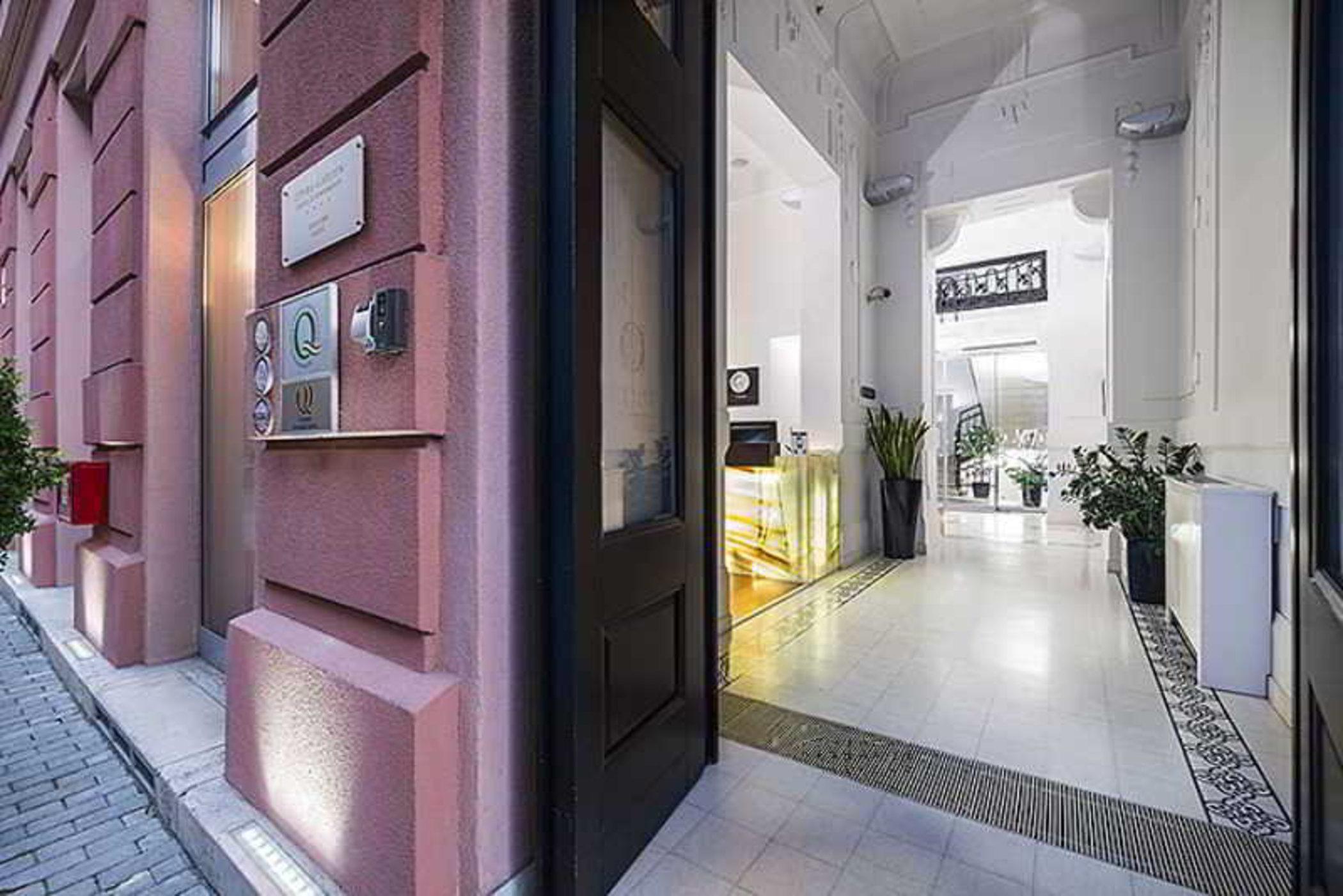 Отель Opera Garden & 4*