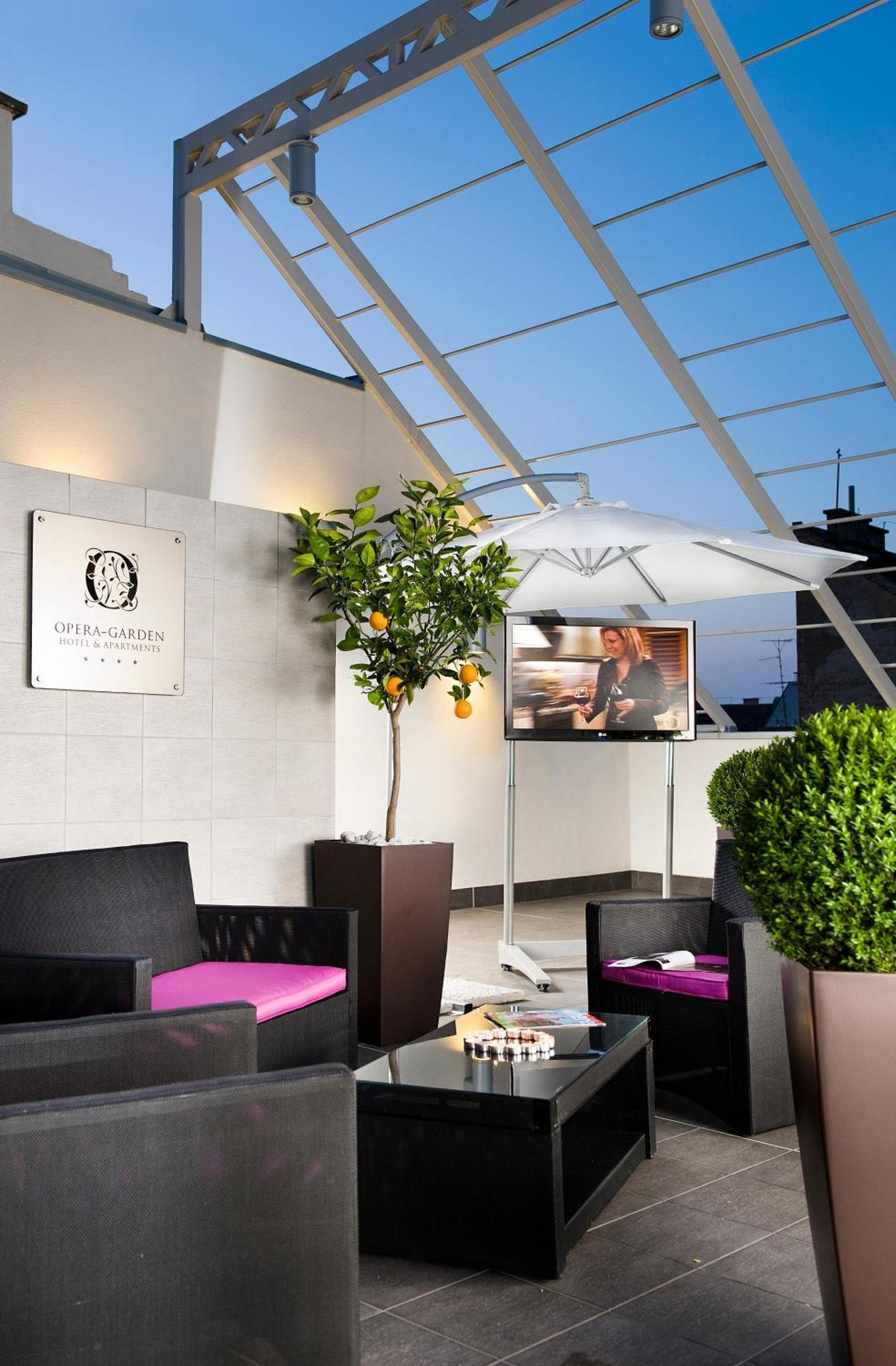 Отель Opera Garden & 4*
